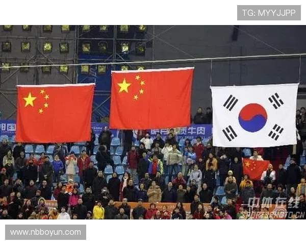 速滑男团夺牌四将跃台展国旗